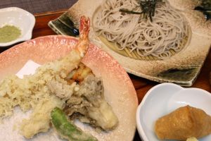 海老と季節の野菜の天婦羅うどん・そば