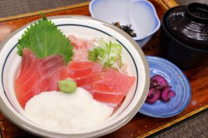 マグロ山かけ丼